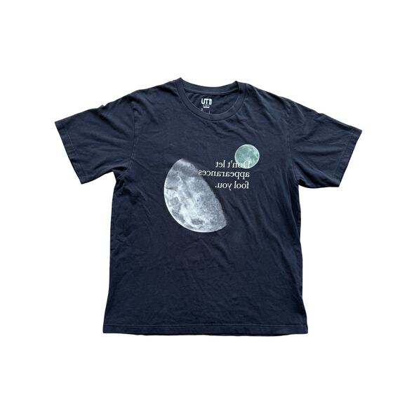 Uniqlo X Haruki Murakami Radio Tokyo 1Q84 Moon Tee Shirt Size Large - Picture 1 of 7